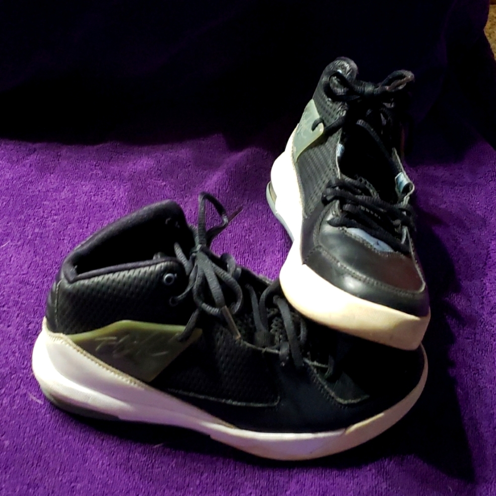 Jordans Air Incline BG (Kids) Size 4.5Y